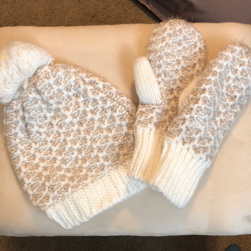 Hat and mittens